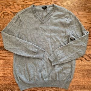 Men’s V-neck Sweater